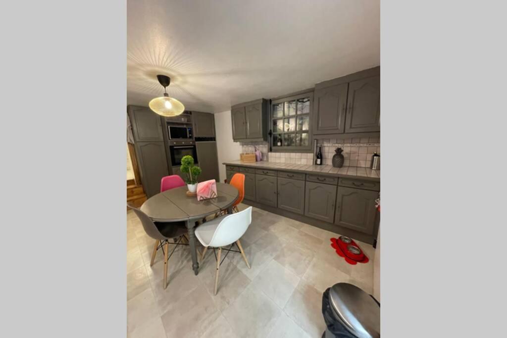 Appartement  La vie est belle  au cœur de Sézanne Extérieur photo