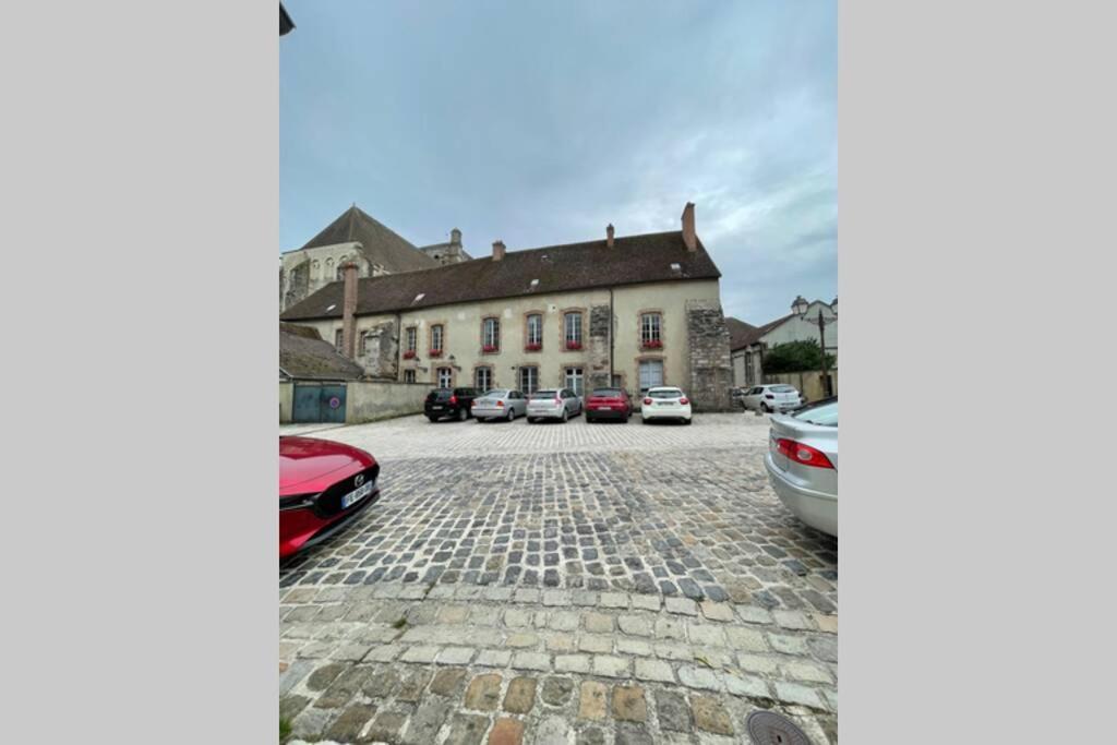 Appartement  La vie est belle  au cœur de Sézanne Extérieur photo