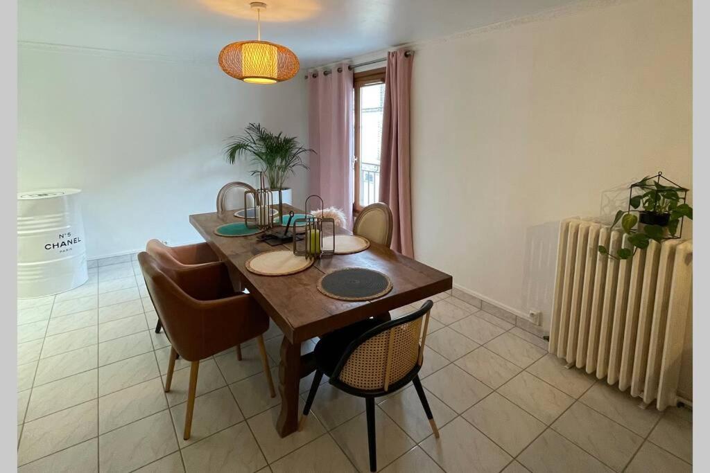 Appartement  La vie est belle  au cœur de Sézanne Extérieur photo