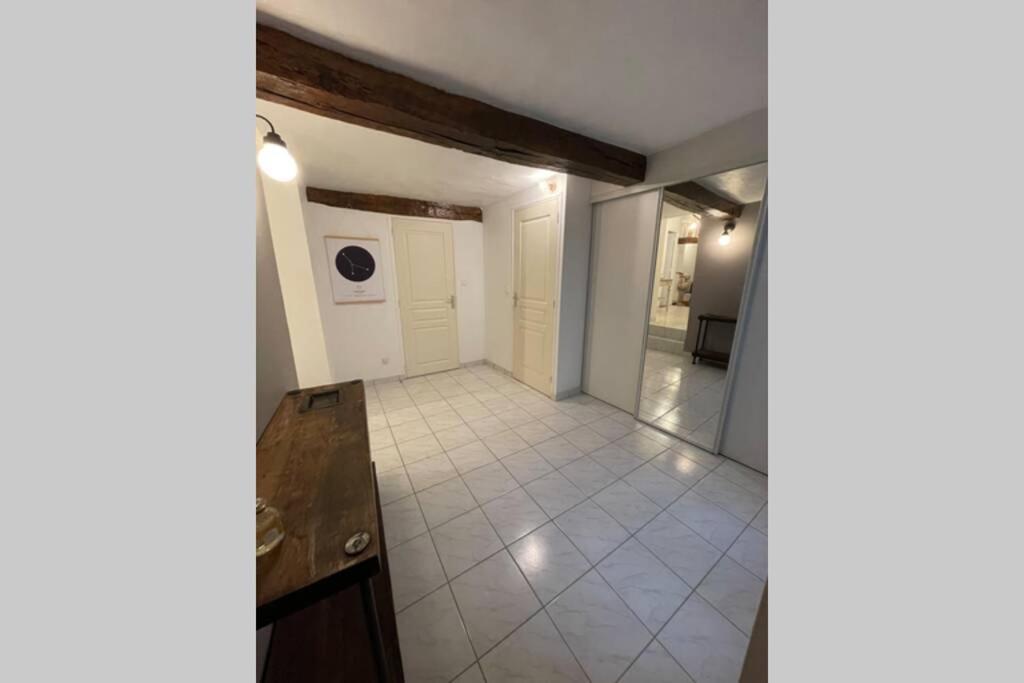 Appartement  La vie est belle  au cœur de Sézanne Extérieur photo