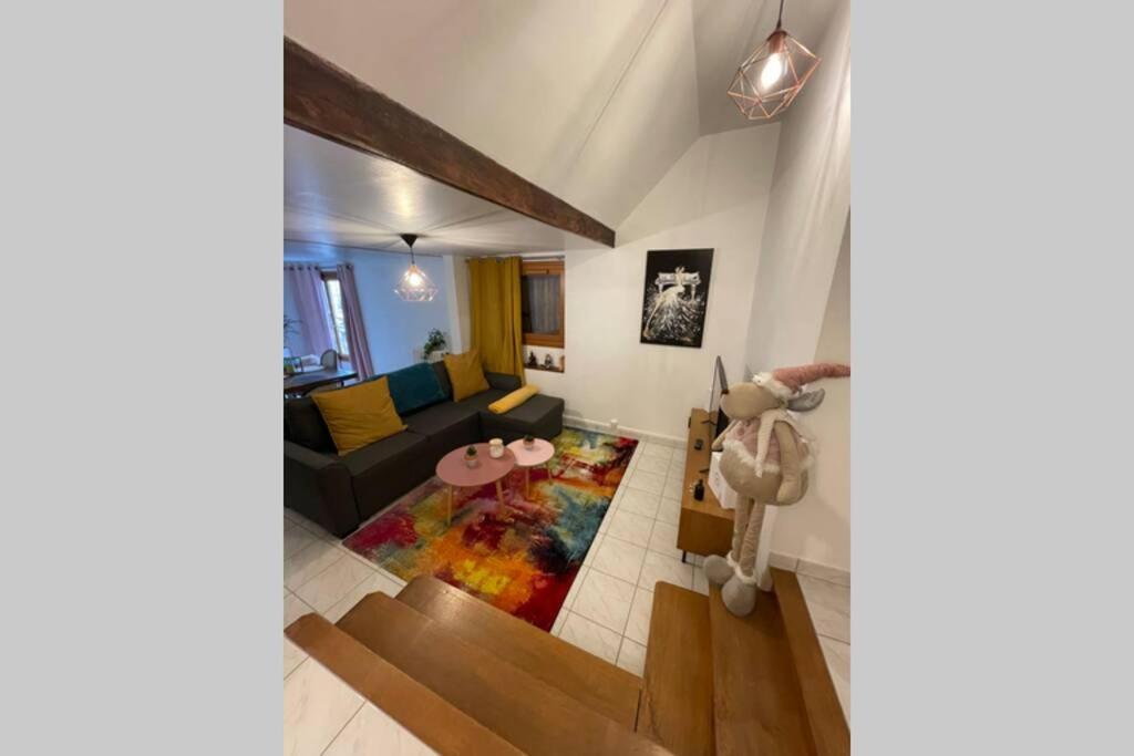 Appartement  La vie est belle  au cœur de Sézanne Extérieur photo