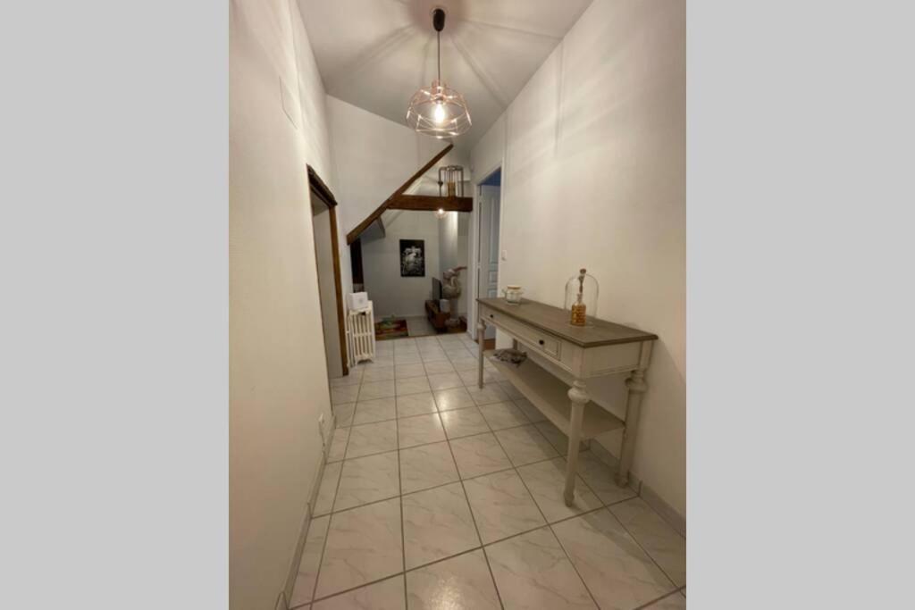 Appartement  La vie est belle  au cœur de Sézanne Extérieur photo