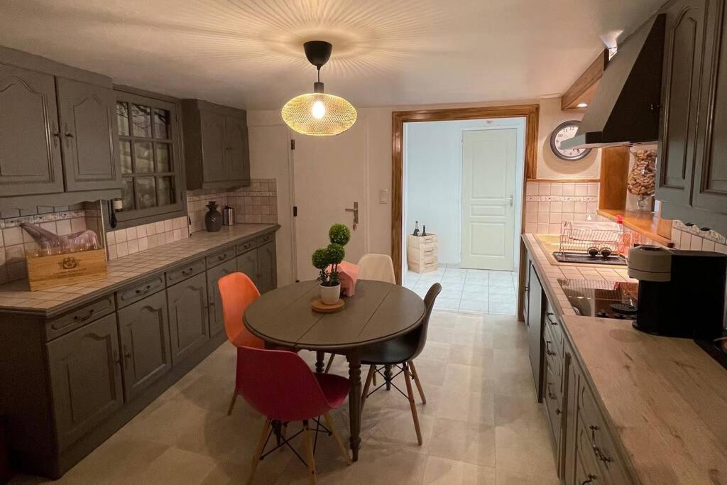 Appartement  La vie est belle  au cœur de Sézanne Extérieur photo
